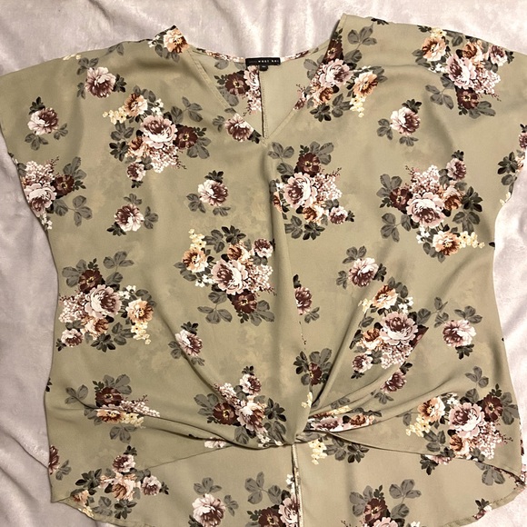 Short sleeve floral shirt - Picture 1 of 2